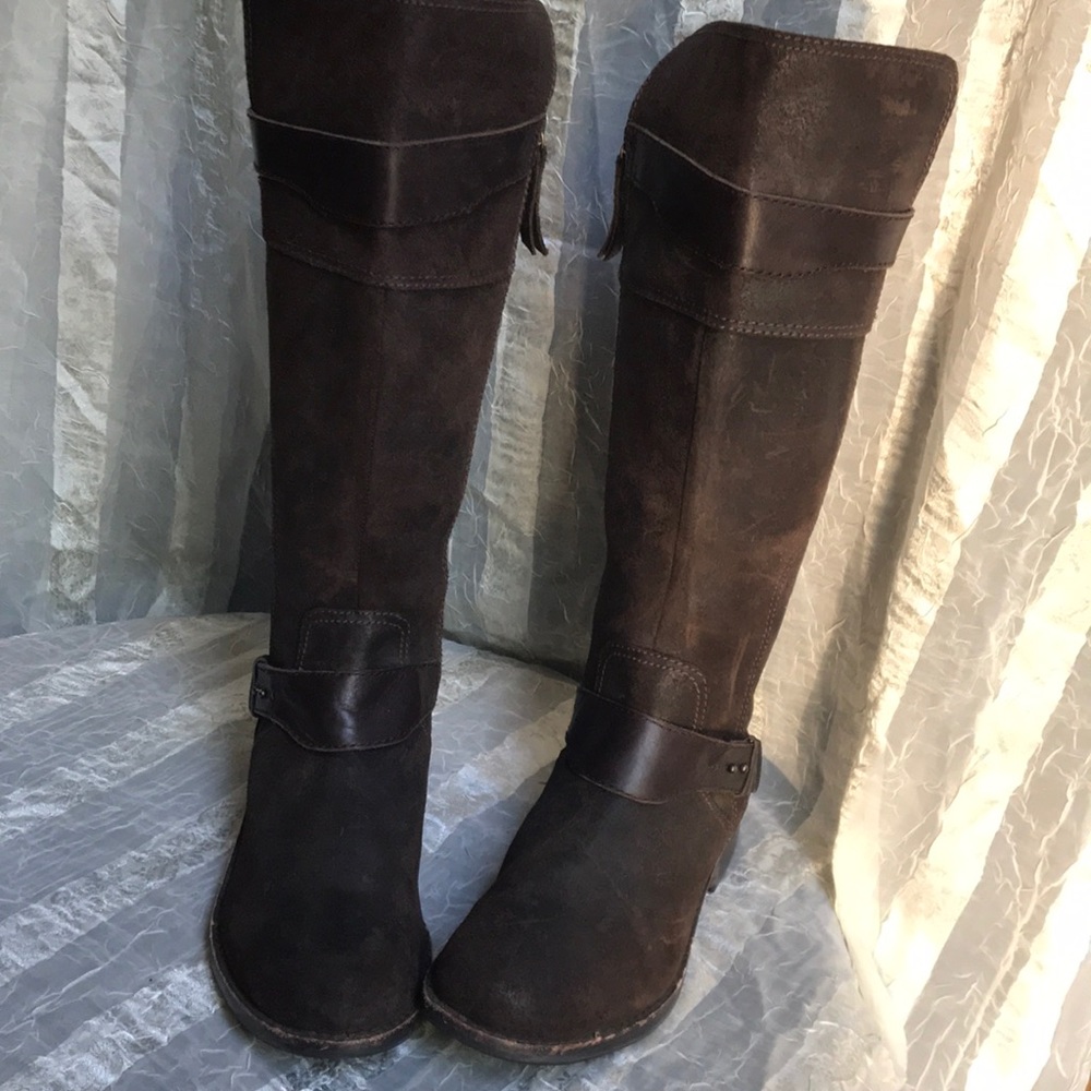 Ugg tall boots (zipper)